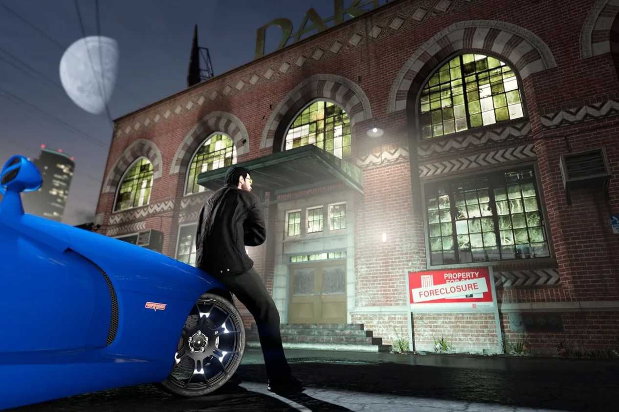 GTA Online character sitting on car in front of foreclosed building