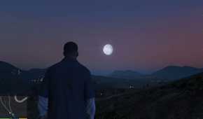 GTA V Franklin staring at full moon