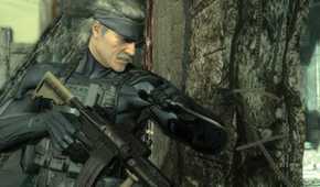 Screenshot from Metal Gear Solid 4: Guns of the Patriots video game of character Old Snake preparing to turn a corner.