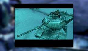 Metal Gear Solid 1 screenshot, Raven in his tank shot from above