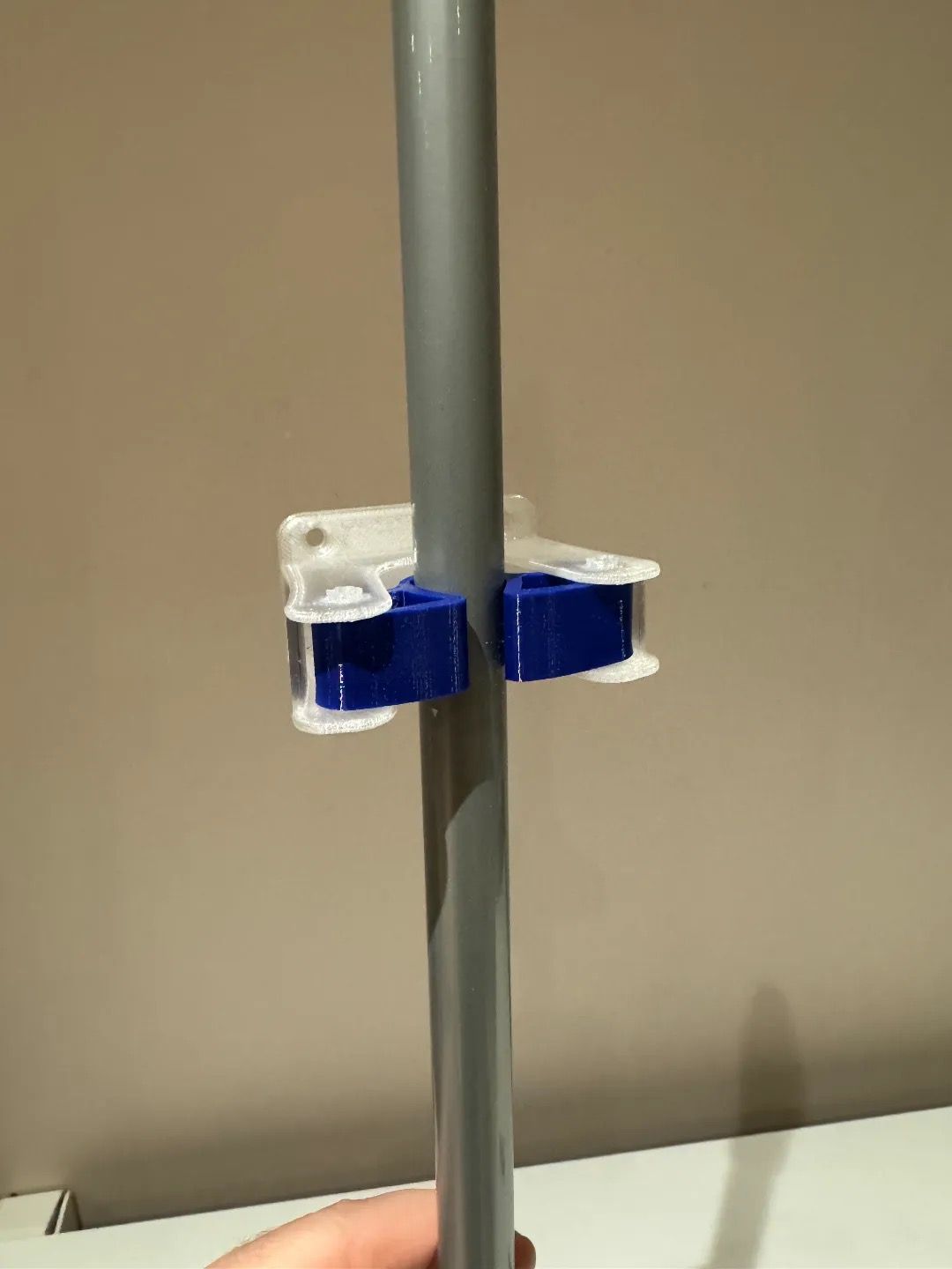 PETG and TPU broom holder