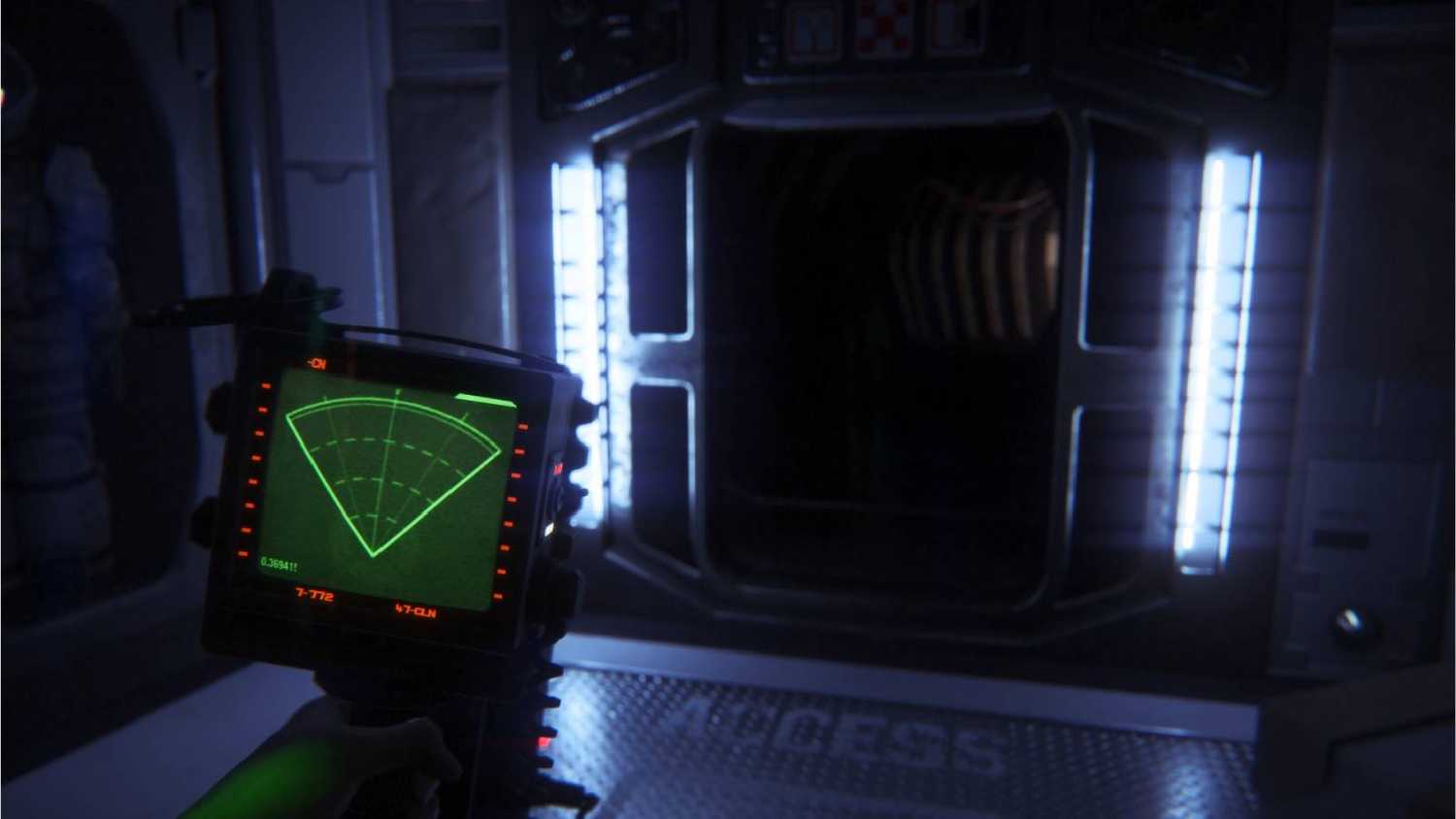 Screenshot from Alien Isolation of Amanda using a radar