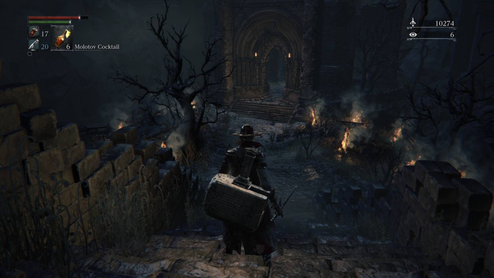 Screenshot-of-bloodborne-hammer