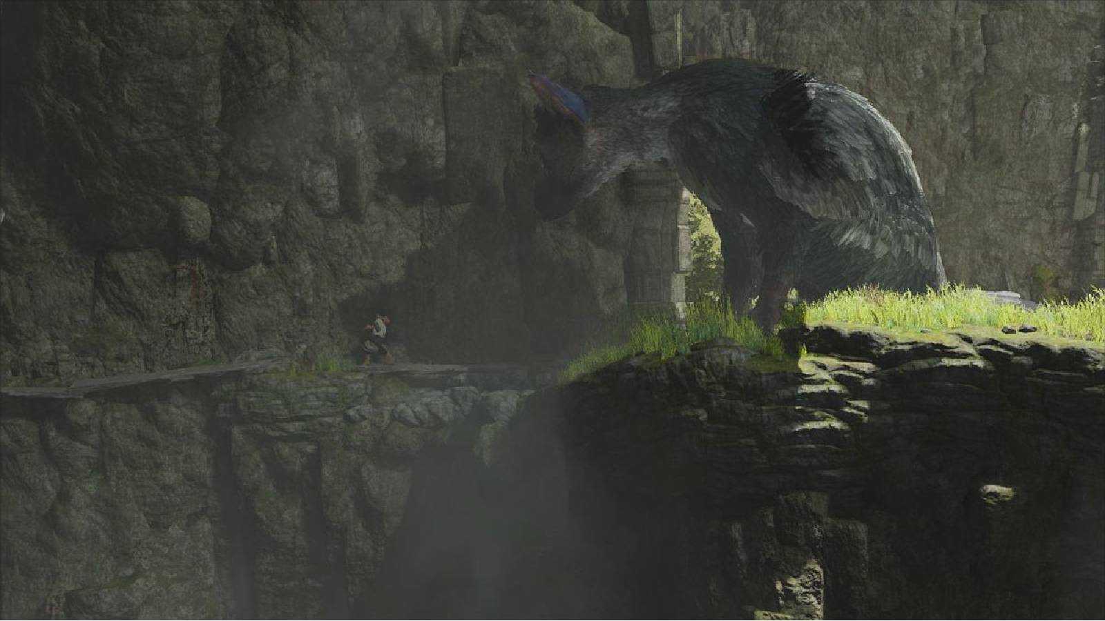 Screenshot-of-the-last-guardian-cliff