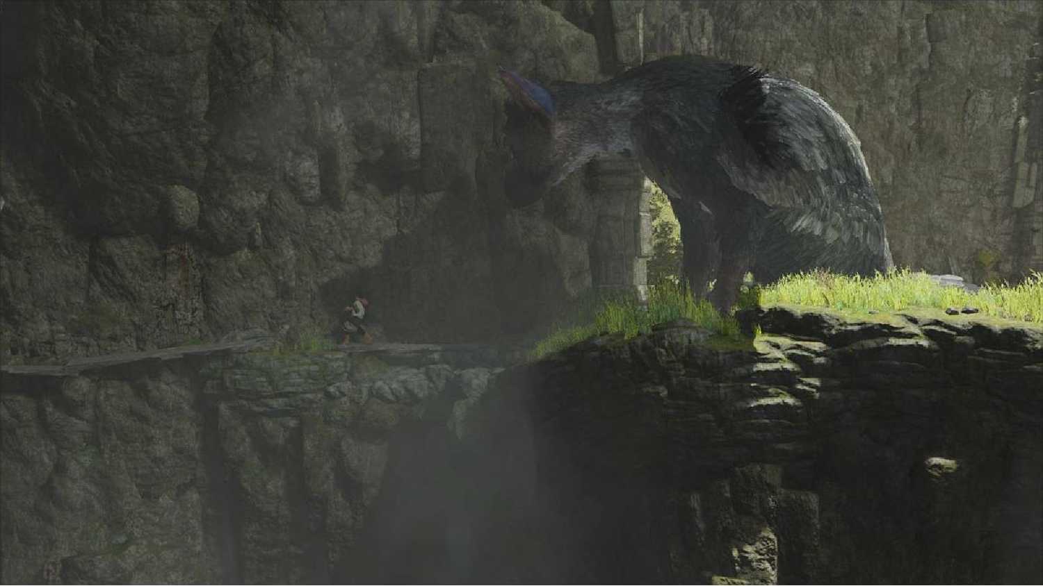 Screenshot-of-the-last-guardian-cliff