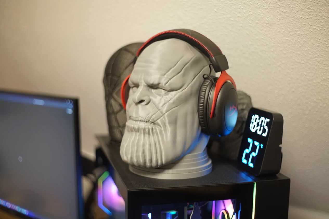 Thanos Headset stand