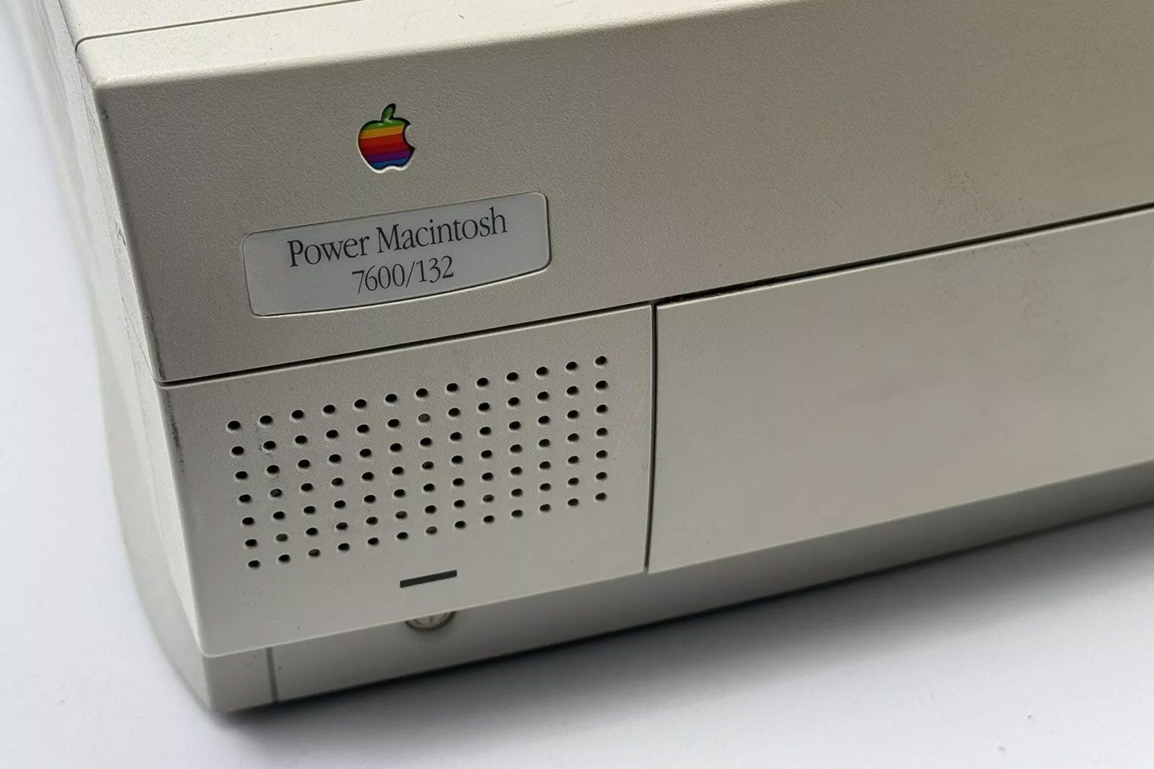 Someone paid $900 to create an 80s Mac-colored 3D printer filament