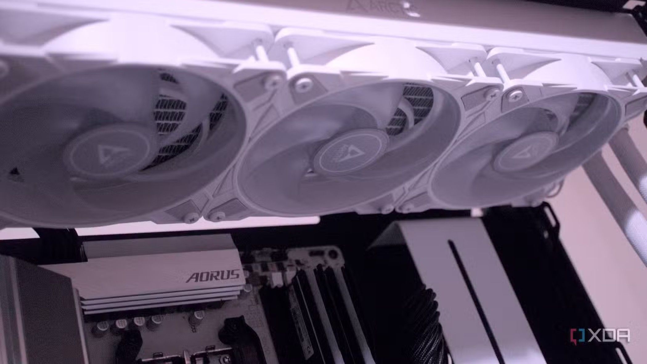 arctic-liquid-freezer-iii-360-argb-installed(1)