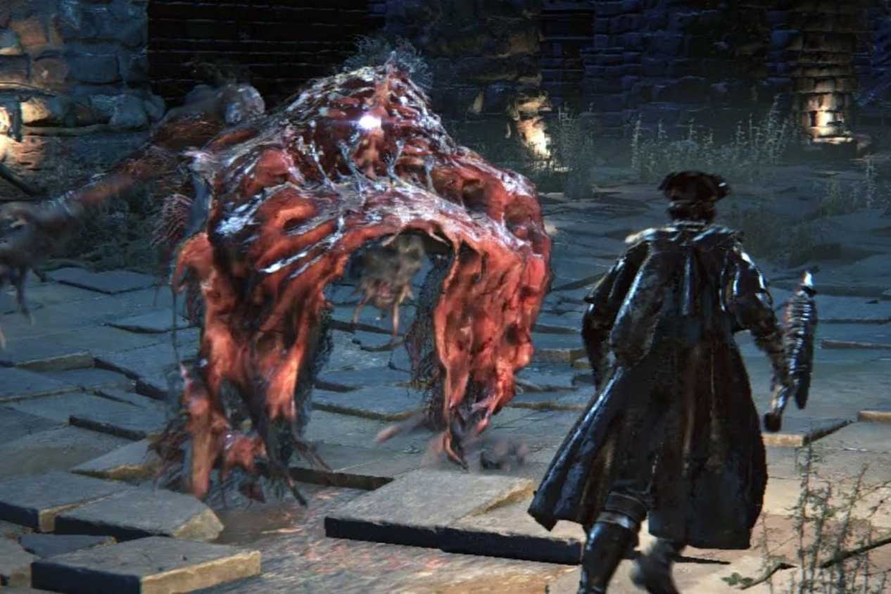 Bloodborne hunter fighting the blood starved beast