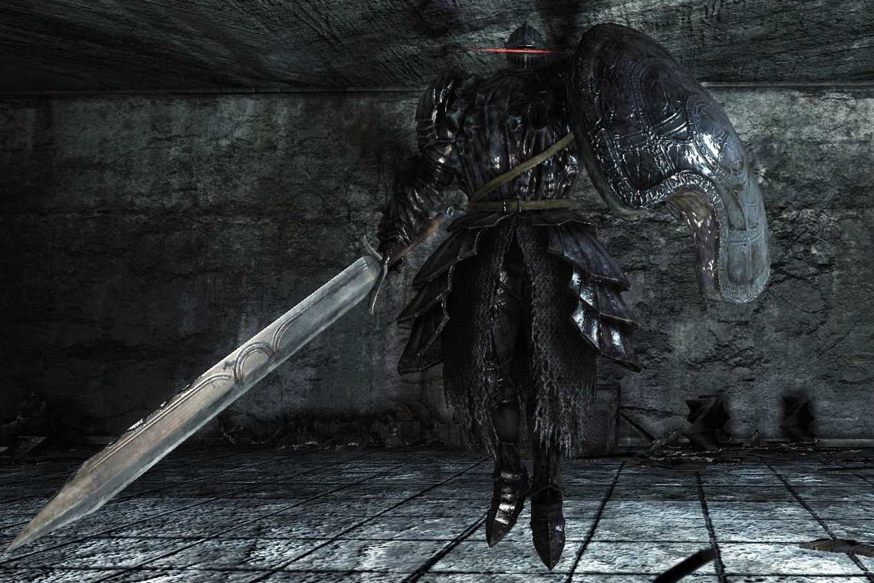 Dark Souls 2 Pursuer boss prepared in castle