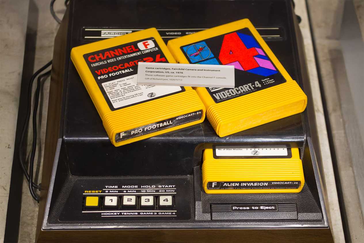 Fairchild Channel-F Console (1975)