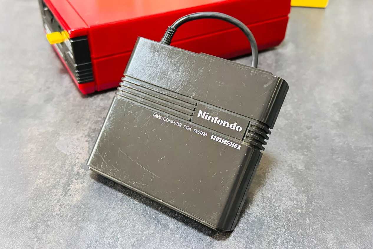 famicom-disk-system-4_source-eBay