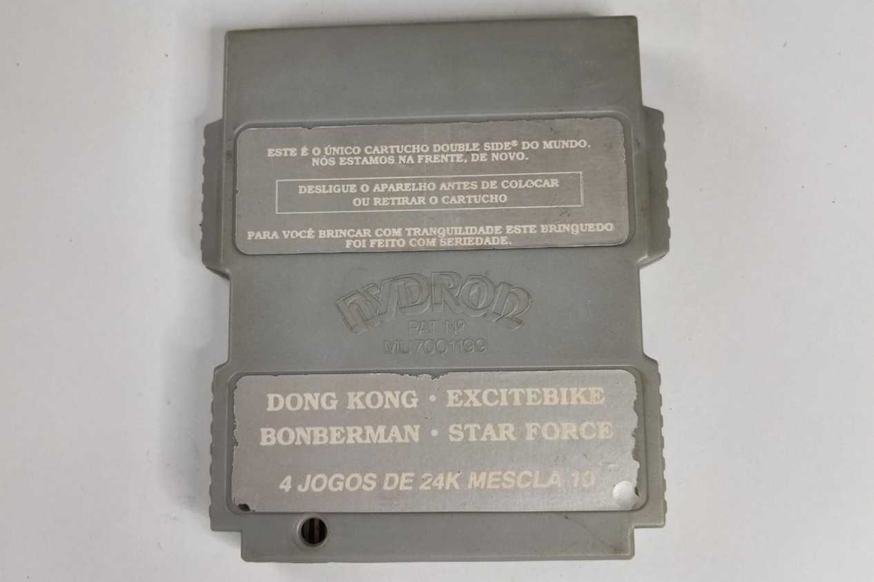 Hydron double-sided NES game cartridges in Brazil - Multi-cart