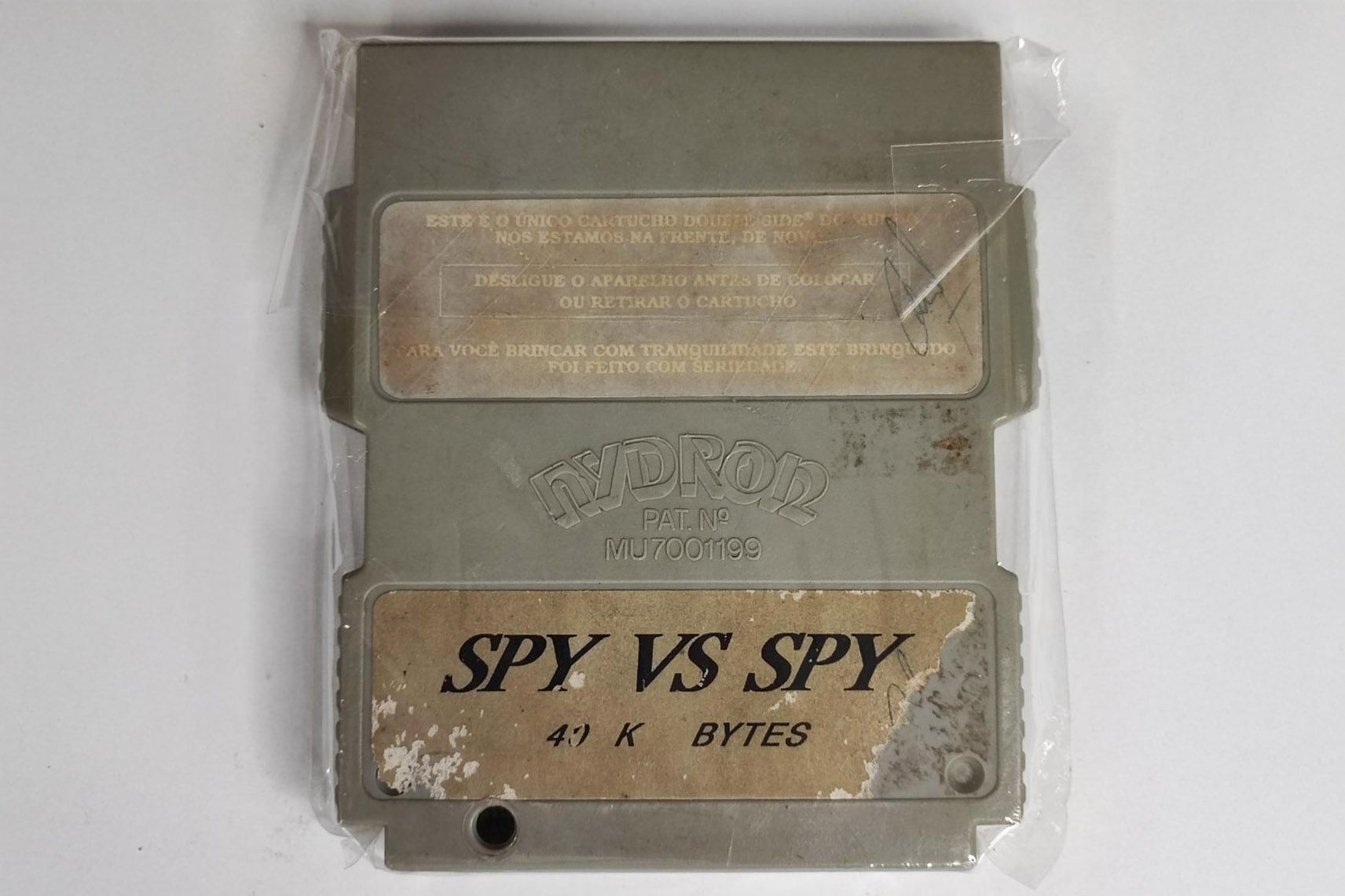 Hydron double-sided NES game cartridges in Brazil - Spy vs Spy