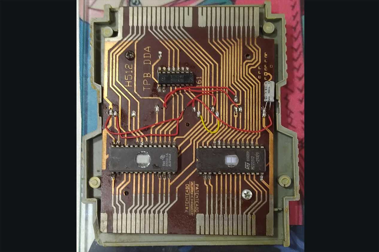 Hydron double-sided NES game cartridges in Brazil - PCB view