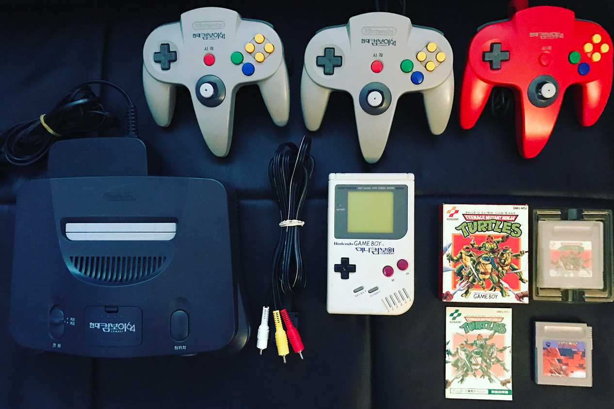 Hyundai branded Nintendo N64, Game Boy, and games