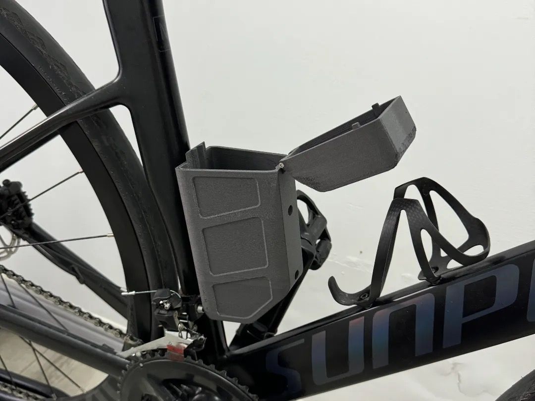 road bike aerodynamic tool box water bottle
