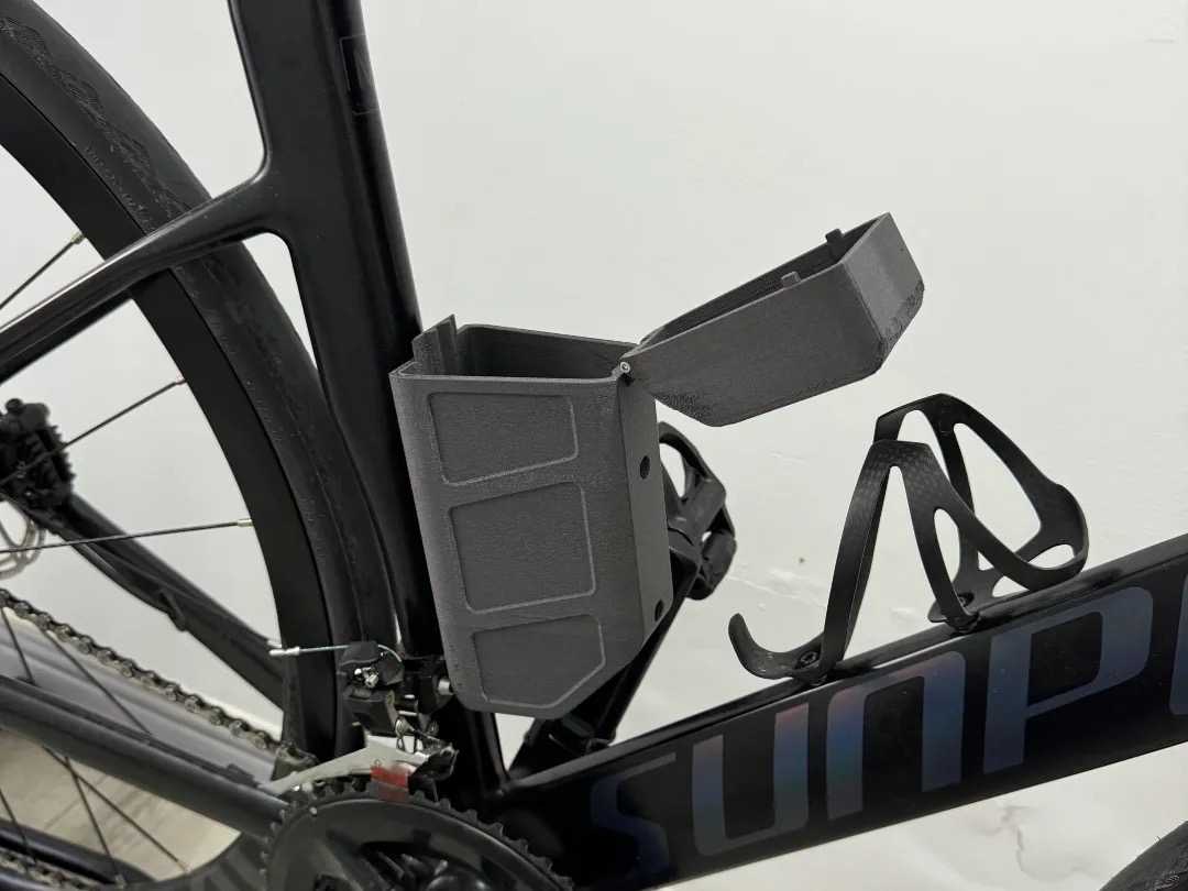 road bike aerodynamic tool box water bottle