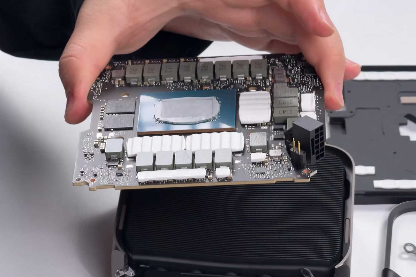 The PCB for the RTX 5080. 