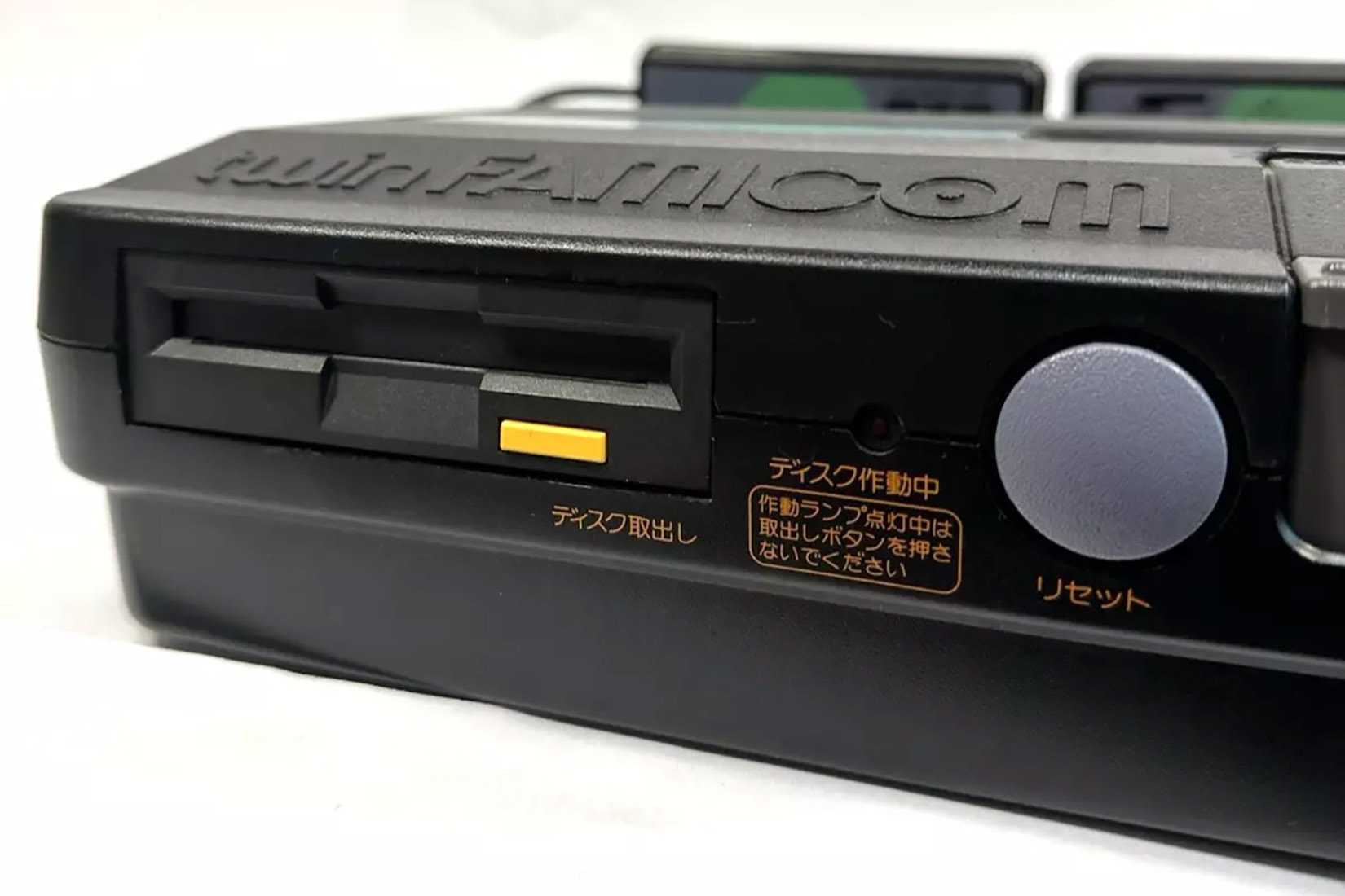 SHARP-Twin-Famicom-FC-AN-505-BK