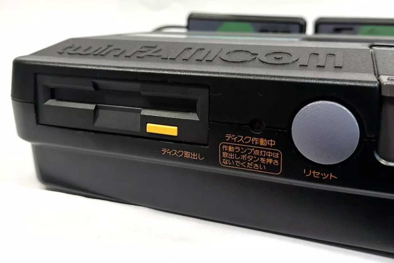 SHARP-Twin-Famicom-FC-AN-505-BK