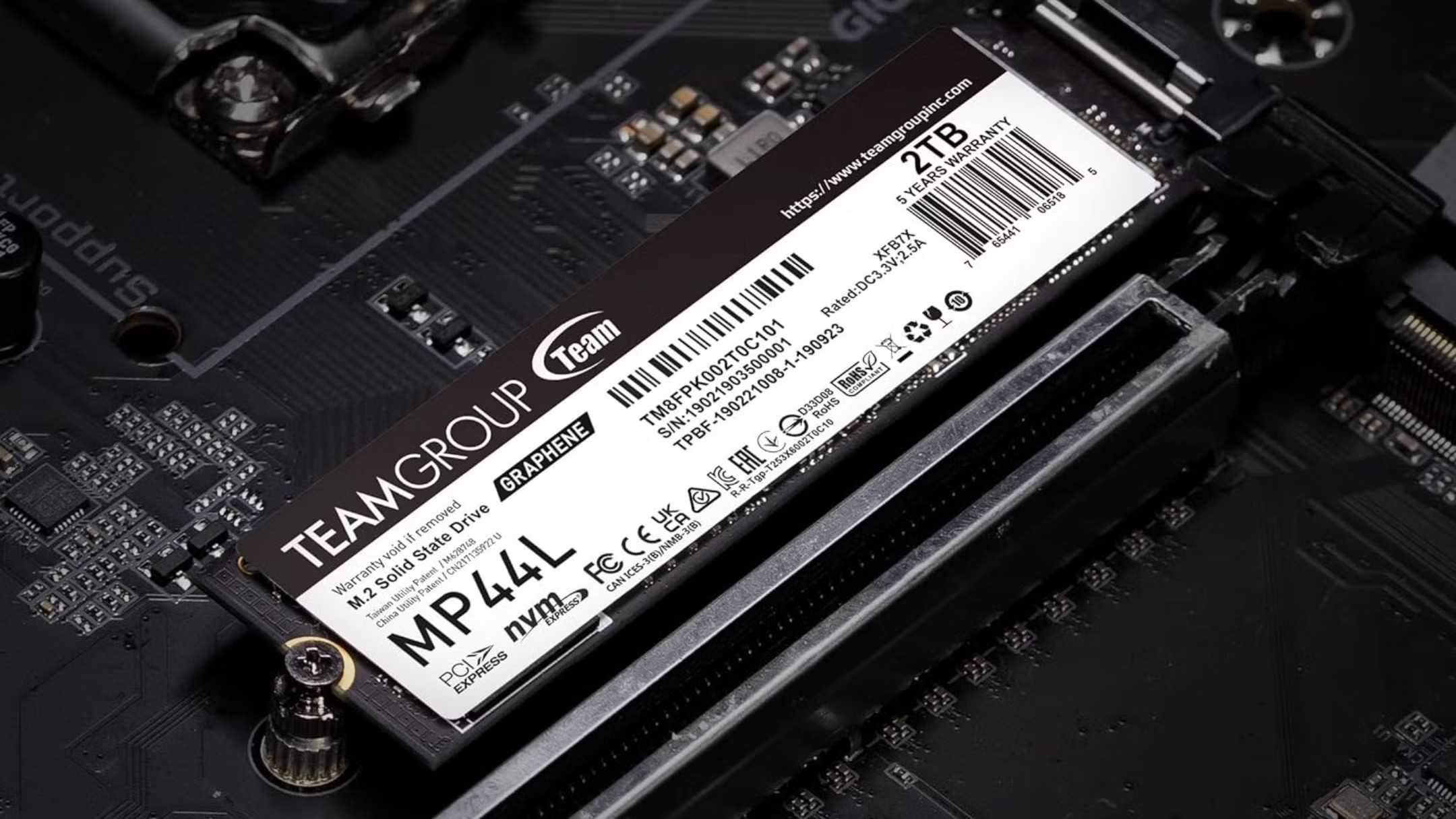 TEAMGROUP MP44L 2TB SLC Cache NVMe 1.4 PCIe Gen 4x4 M.2 2280 Laptop&Desktop SSD