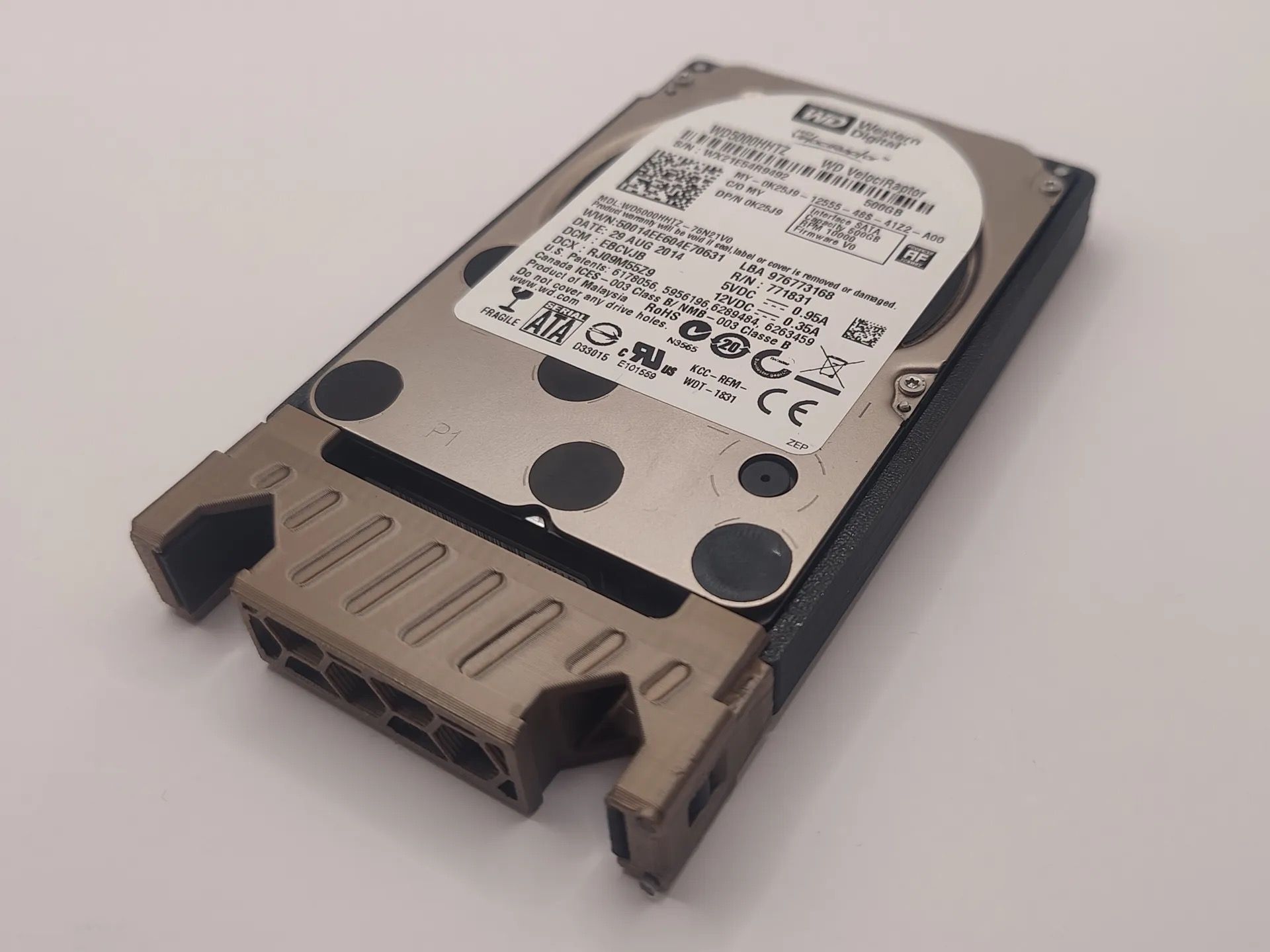 tool-less hdd caddy