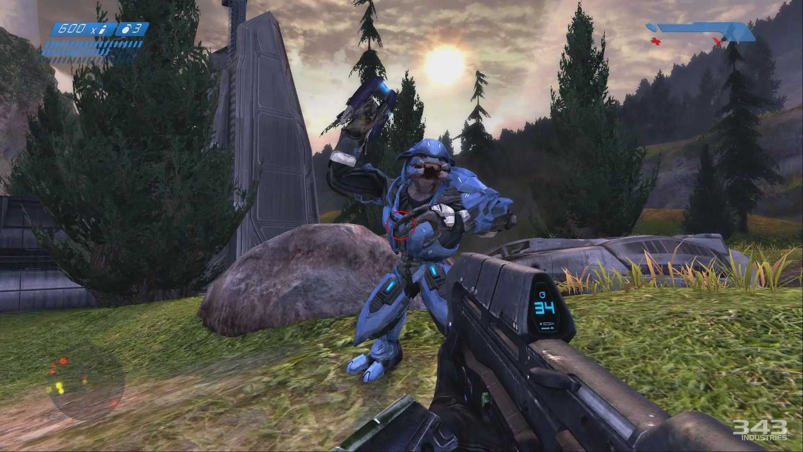 A screenshot of Master Chief fighting an Elite in Halo: The Master Chief Collection