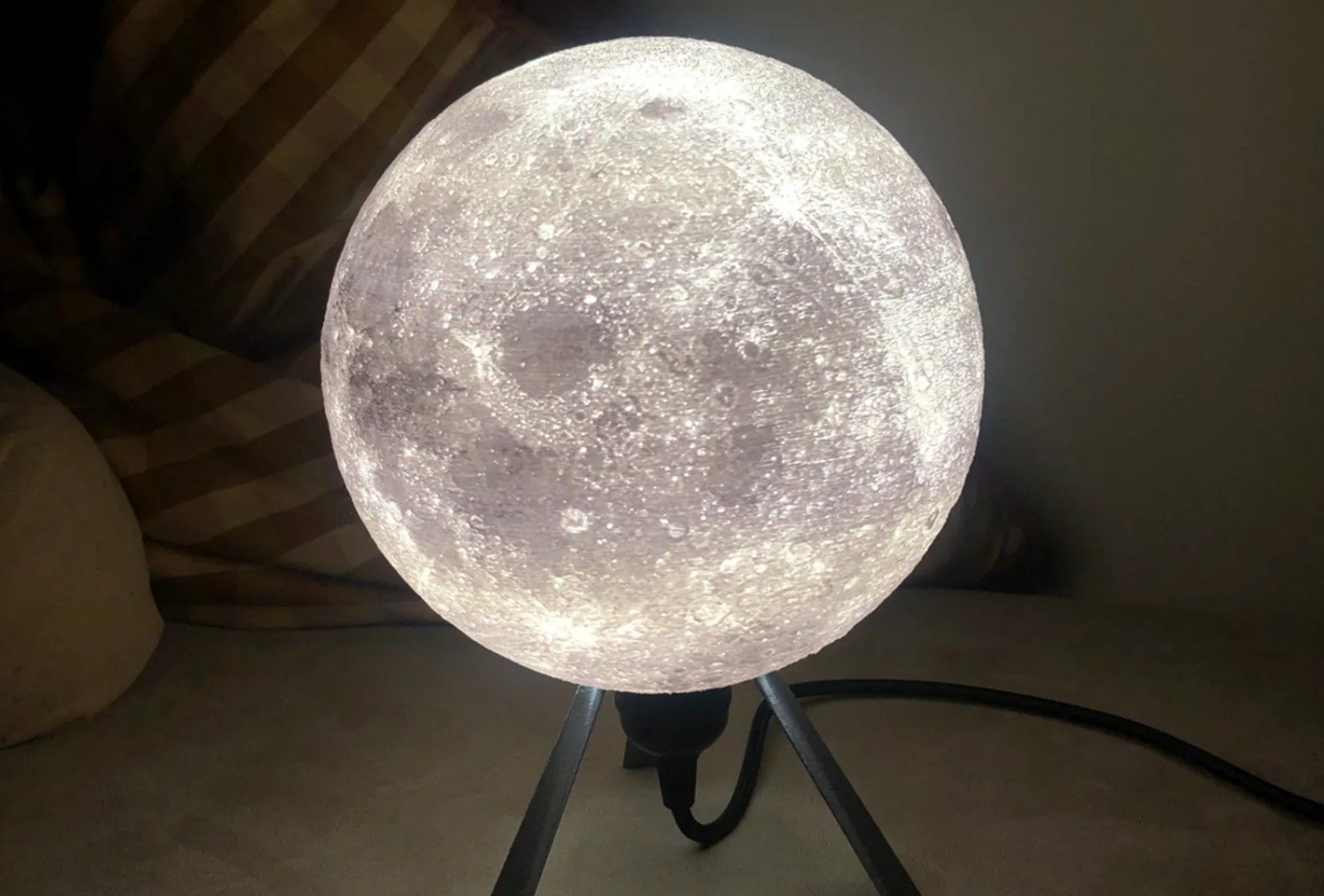 A 3D printed lamp shining light