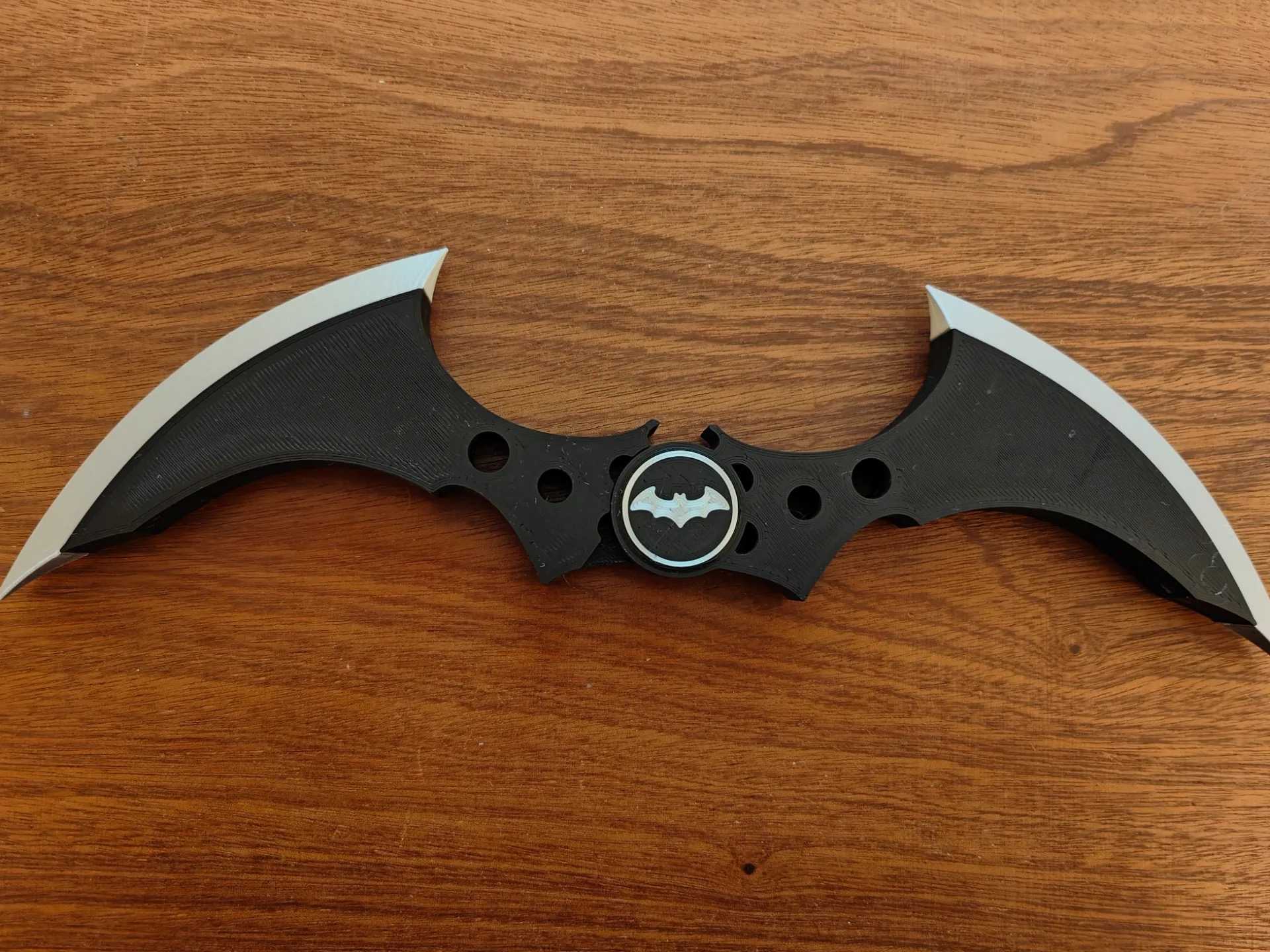 Arkham Folding Batarang by crabstiks