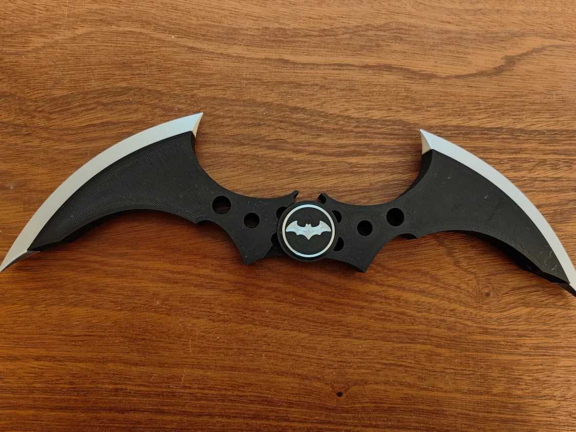 Arkham Folding Batarang by crabstiks