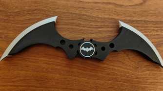Arkham Folding Batarang by crabstiks