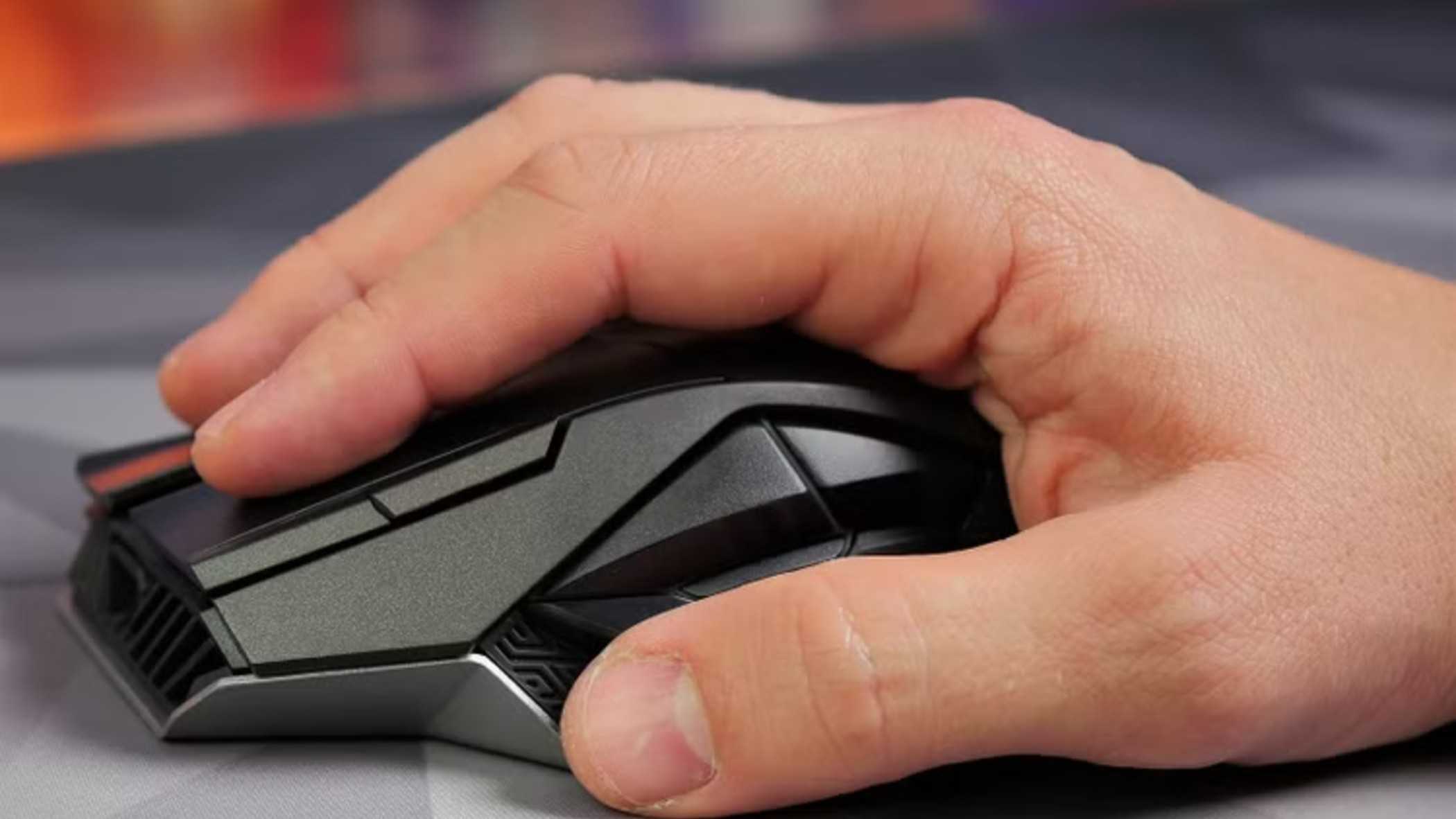Claw grip mouse