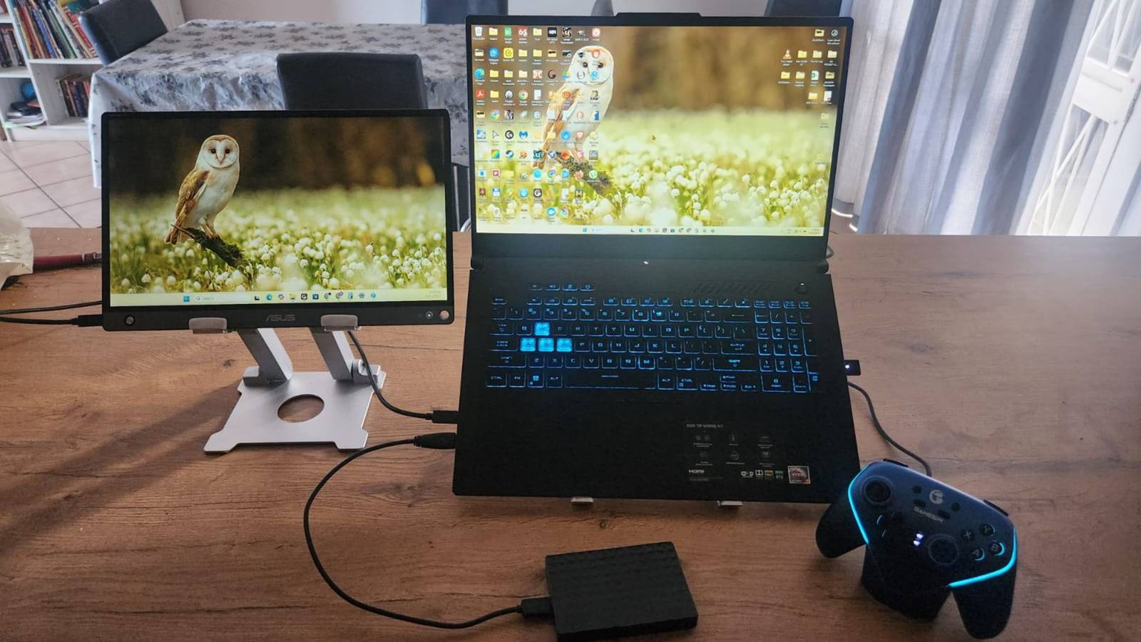 Clapped Computer Setup 5 items make my laptop bag heavy, but I can’t do without them