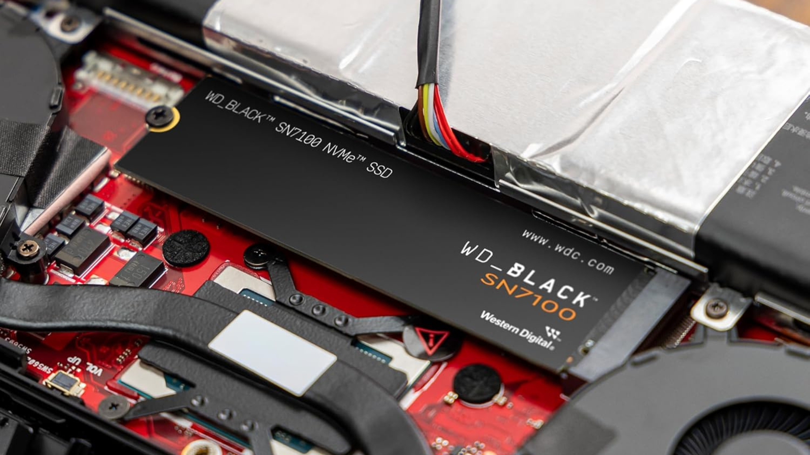 内蔵型SSD WD Black SSD SN7100 4TB 4TB WD_BLACK SN7100 NVMe SSD | Sandisk