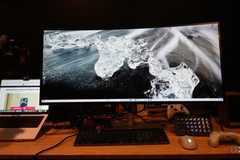 Dell-UltraSharp-40-Curved-Monitor-main-1