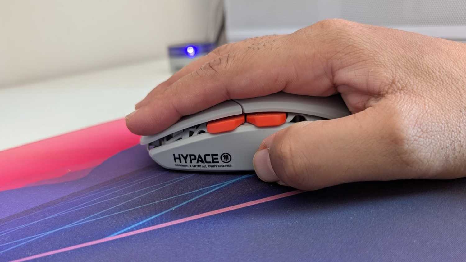 Lofree-Hypace-gaming-mouse-palm-grip-1