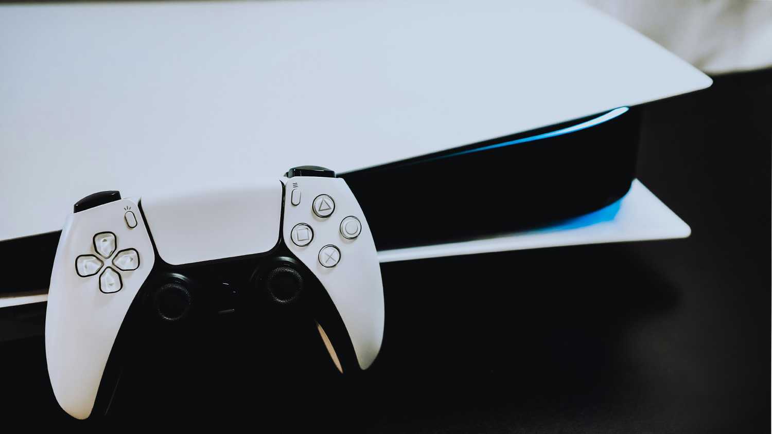 Sony-PlayStation-5-Console-and-controller