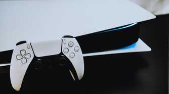 Sony-PlayStation-5-Console-and-controller