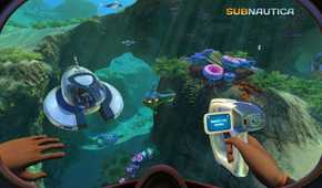 The player scanning something in Subnautica