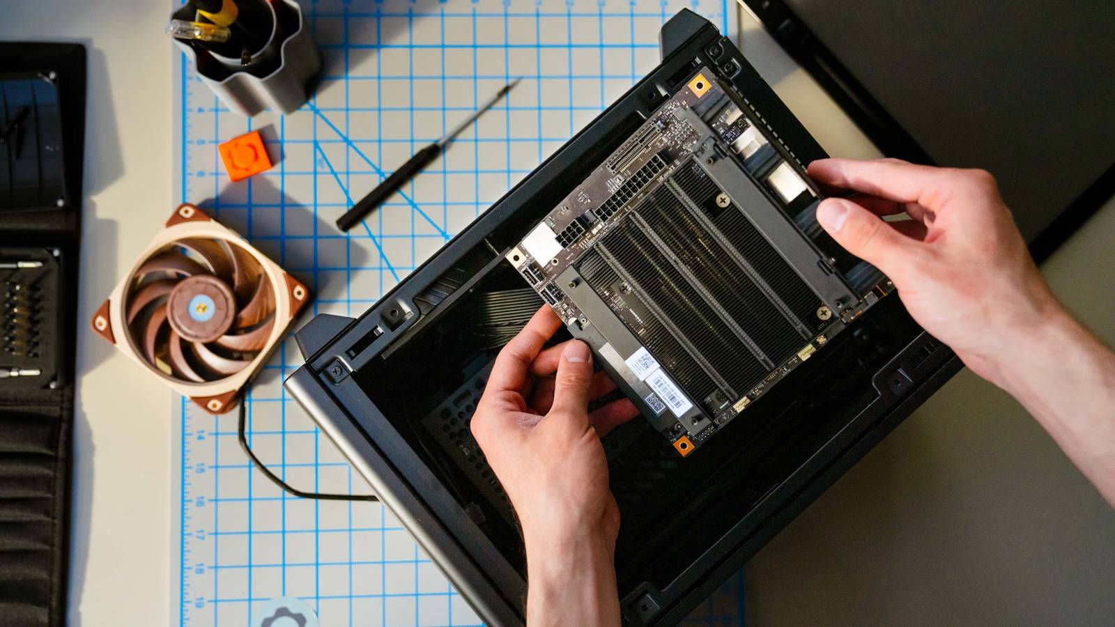 Z7fRz57c43Q3gCfV_fwdesktop_family_overview_mainboard