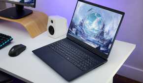 aw-16-aurora-ac16250-gaming-laptop-awproheadset-awpromouse-awprokeyboard-AW2725DM-front-lf (1)