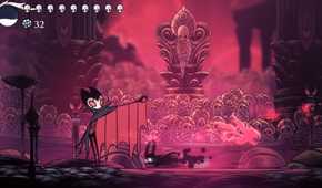 Hollow Knight fighting larger bug boss as shadow