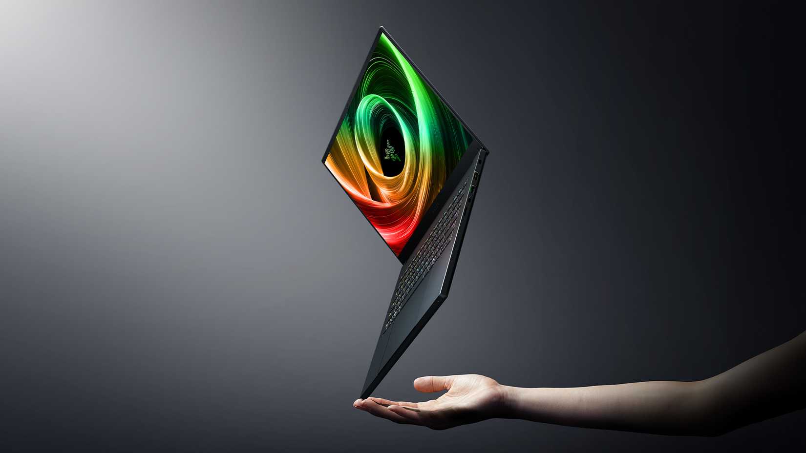 Razer packs powerful gaming hardware into a super-thin case with the ...