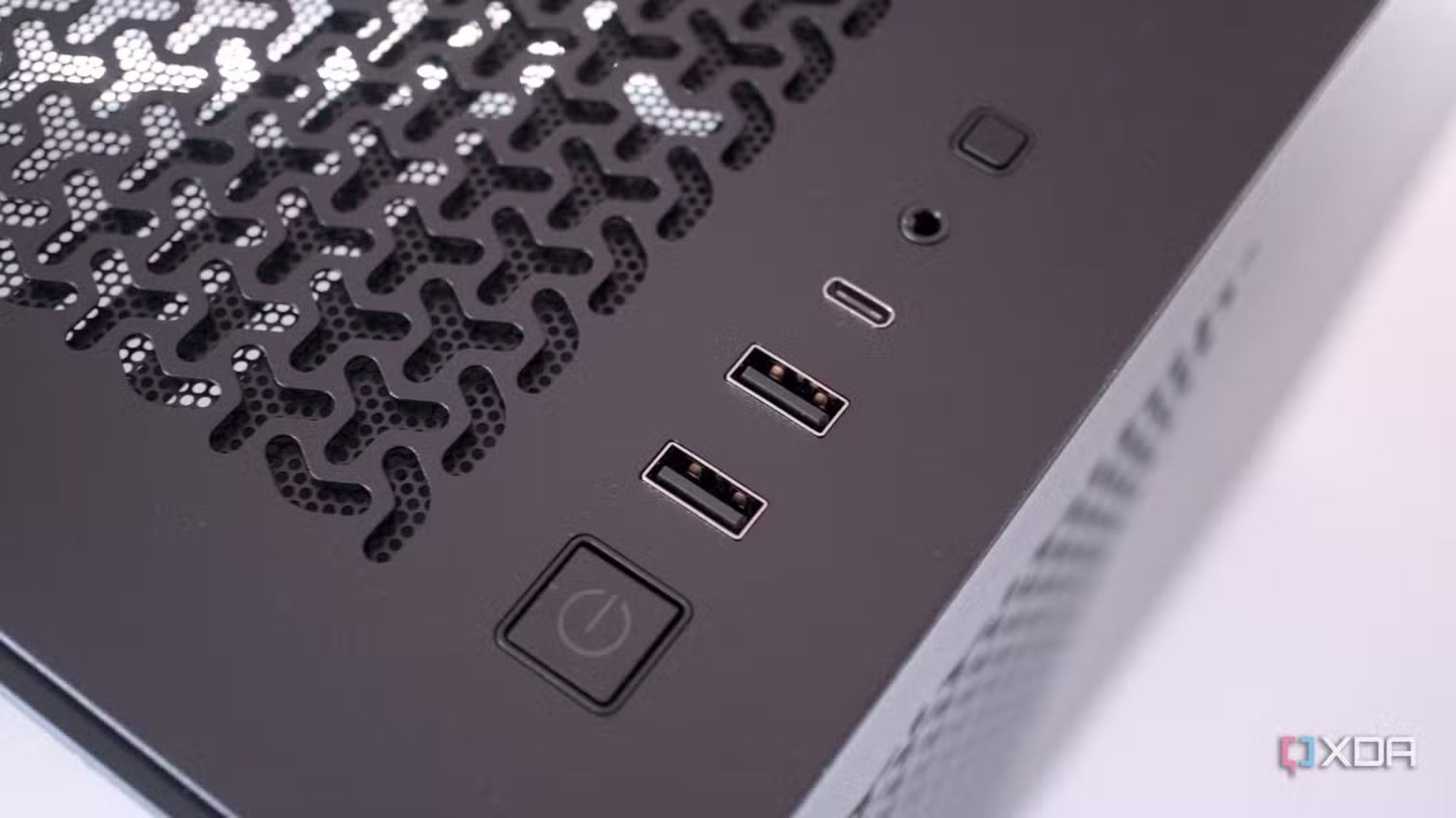 corsair 3500x argb front io