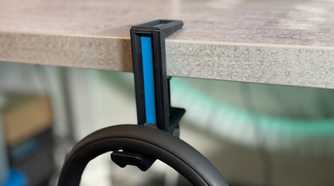 headphone golder modern design by ngprint