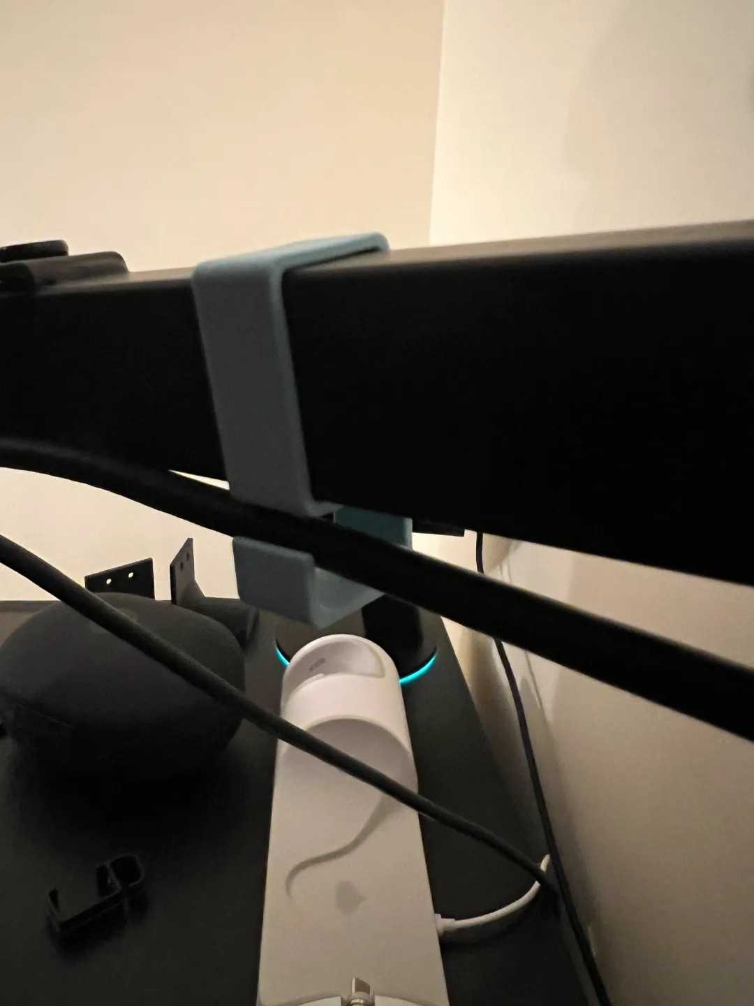 monitor cable clips by Tyago