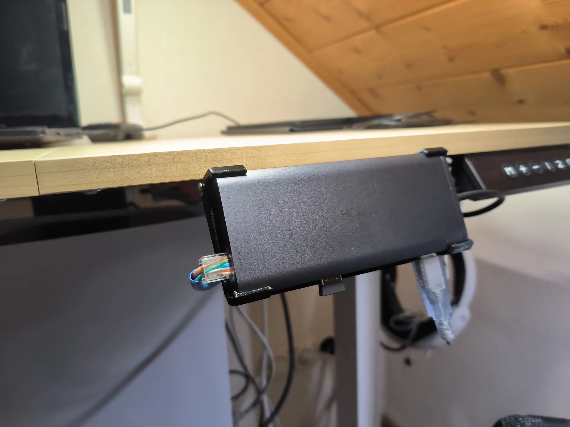 These 7 3D-printed mounting solutions will make your desk so much tidier
