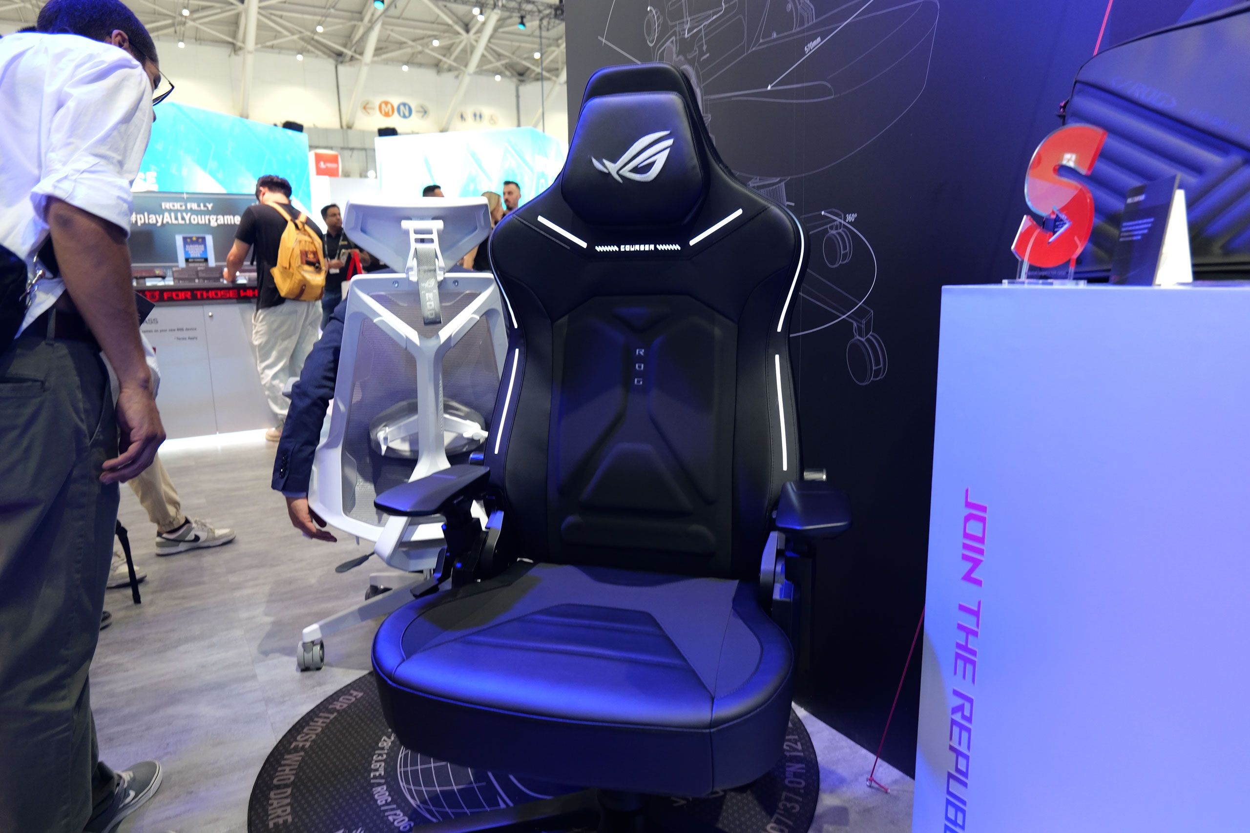 rog-courser-3