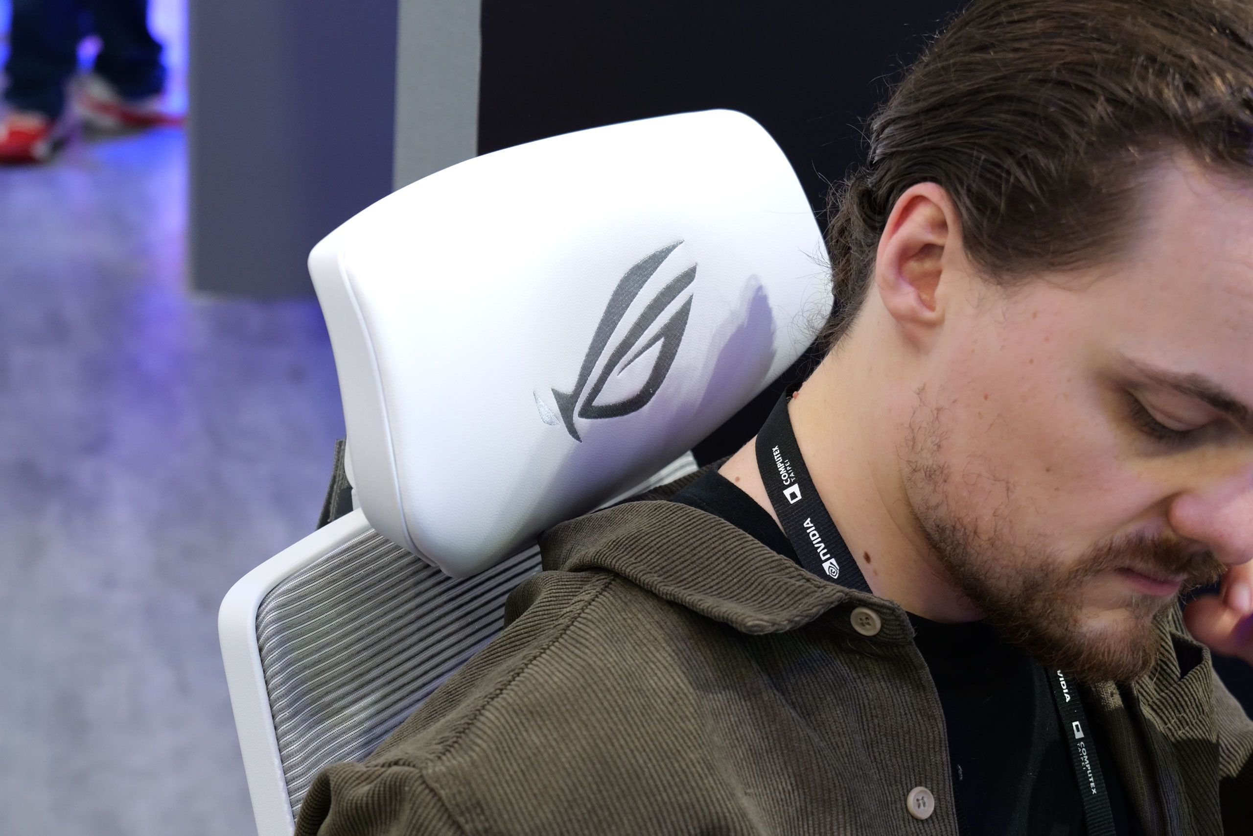 Asus's new ROG gaming chair lets you lean back ALL the way
